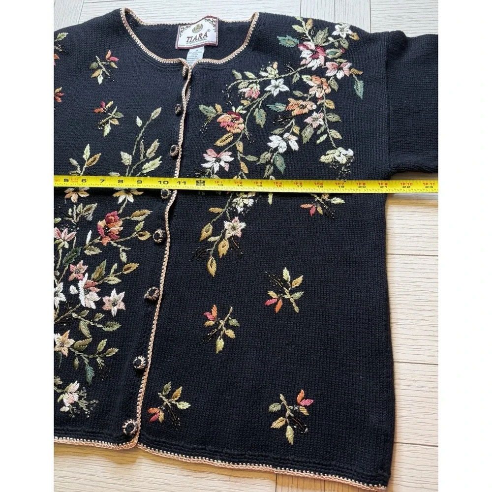 Tiara International VTG Cardigan Knit Sweater Sz M Embroidered Beaded Floral 90s